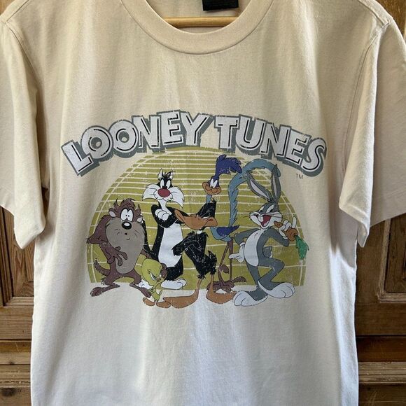 Mo & Co Looney Tunes XS Graphic‎ Tee Shirt Tweety Bugs Bunny Sylvester Daffy - Picture 2 of 12